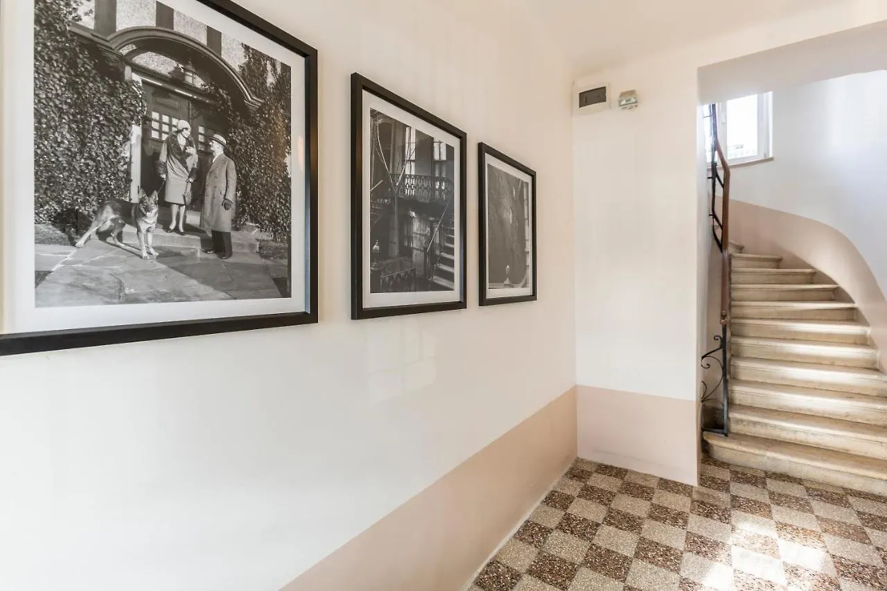 Queen Apartment Split